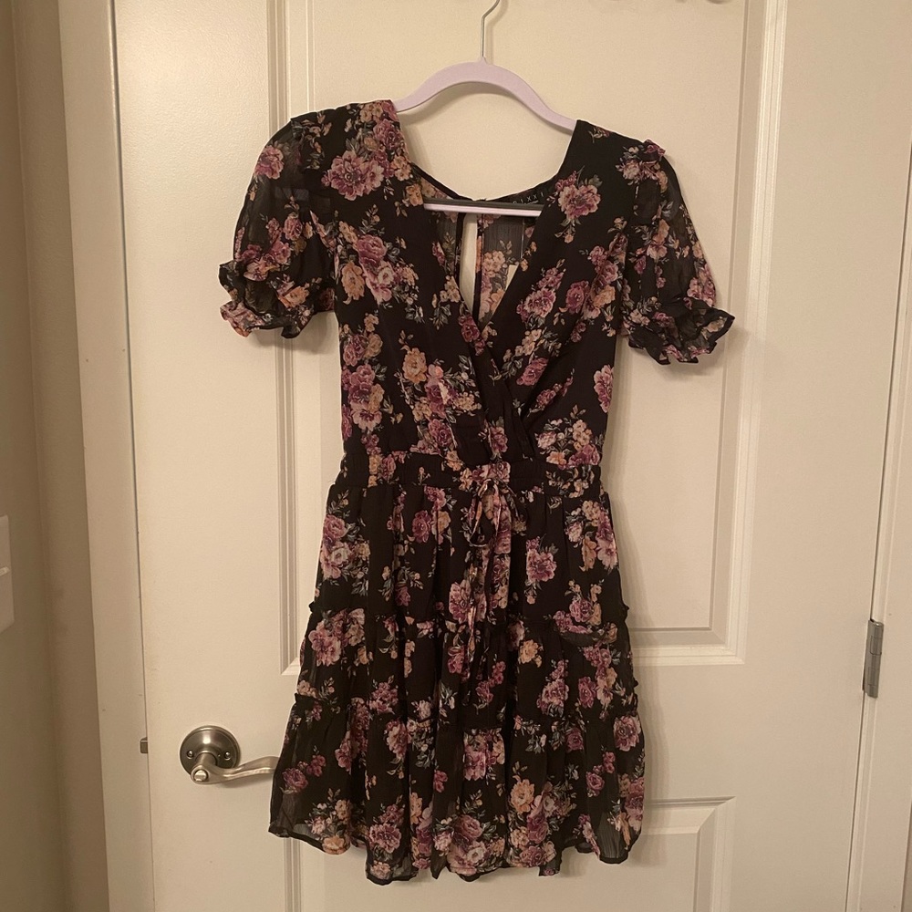 NWT Francesca’s Trixxi Black Floral Short-Sleeve Sheer Dress